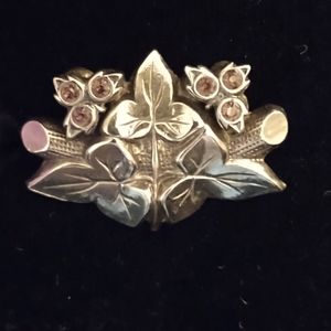 Leaf & berries brooch